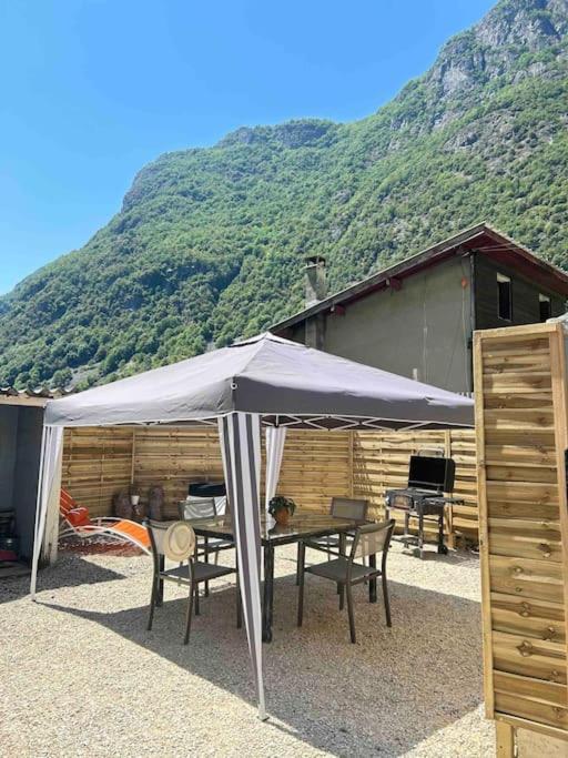 Charmante Maison De Montagne Pour 8 Personnes Livet-et-Gavet Zewnętrze zdjęcie
